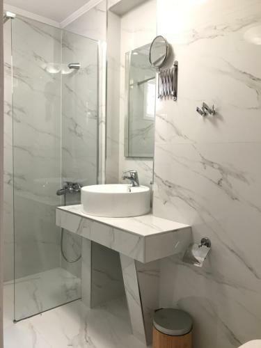 Leonidas Studio Apartments