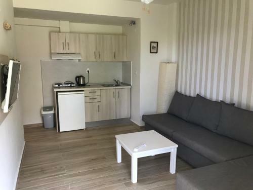 Leonidas Studio Apartments