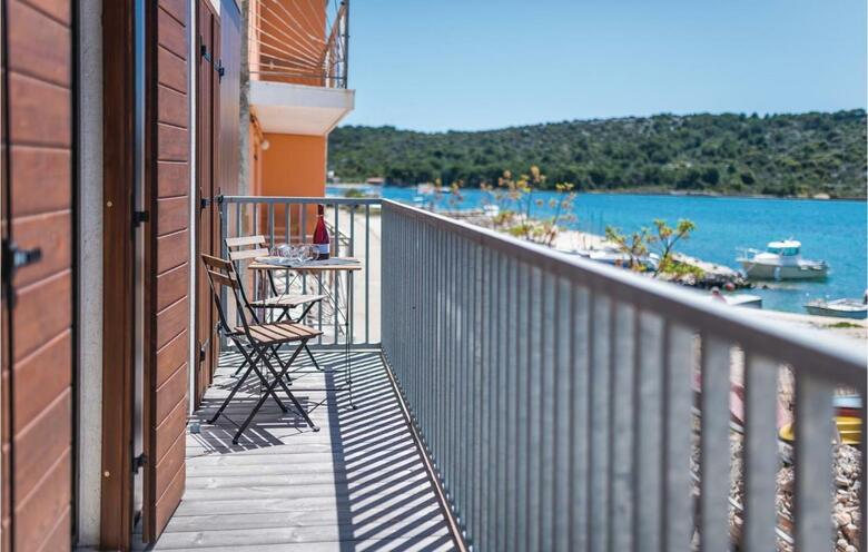 Nine-bedroom Holiday Home In Kaprije
