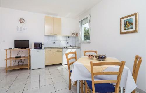 Two-bedroom Apartment In Kolan