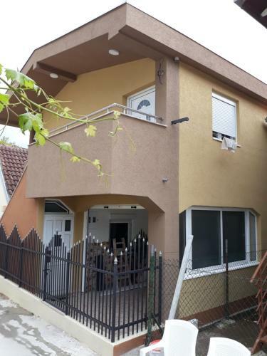 Hostal Apartmani I Sobe Kod Milosa