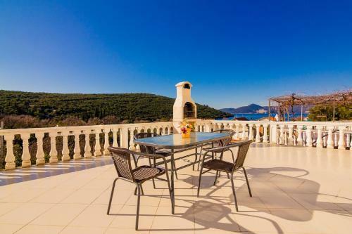 Bigova Sea Views Apartments