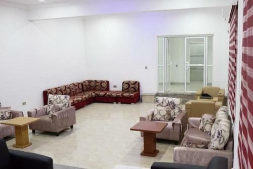 Roses Regency Hotel And Suites