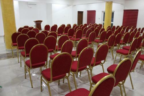 Roses Regency Hotel And Suites