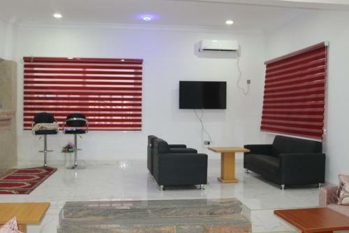 Roses Regency Hotel And Suites