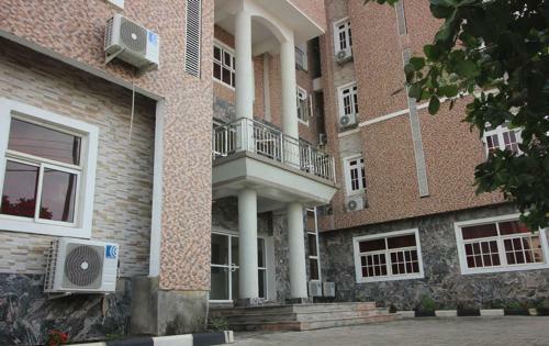 Roses Regency Hotel And Suites