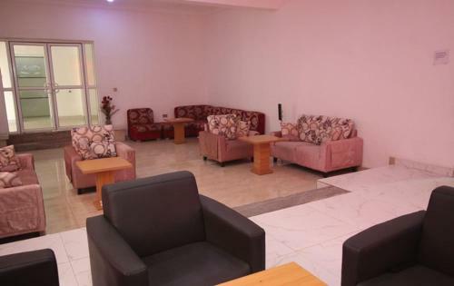Roses Regency Hotel And Suites