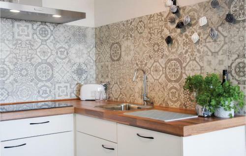 Two-bedroom Holiday Home In Bruinisse