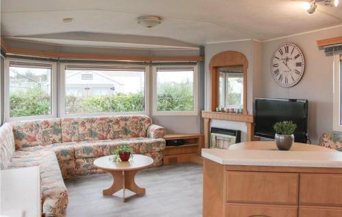 Two-bedroom Holiday Home In Renesse