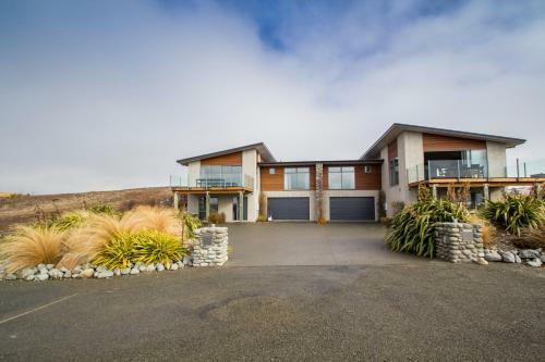 Hillcrest Lodge A