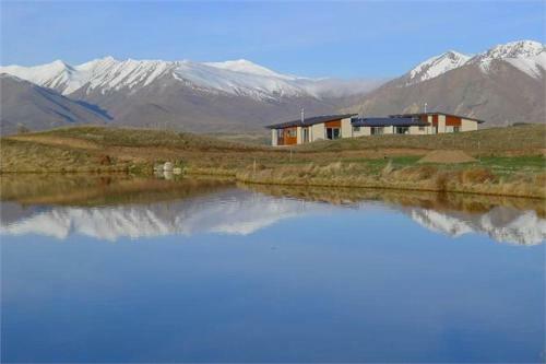 Hillcrest Lodge A