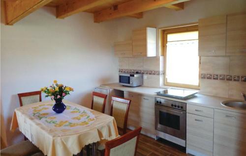 Three-bedroom Holiday Home In Gaski