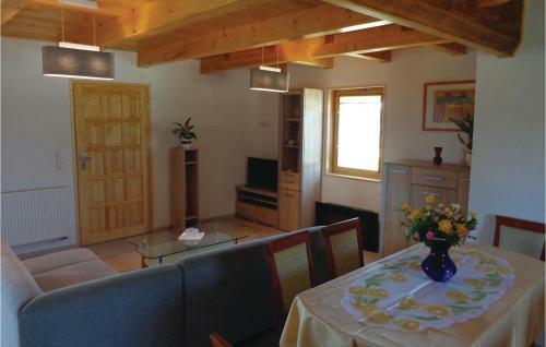 Three-bedroom Holiday Home In Gaski