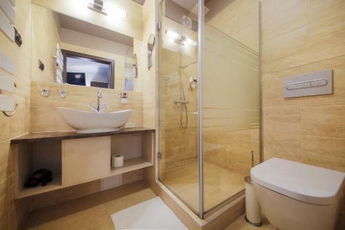 Hostal B&m Guesthouse