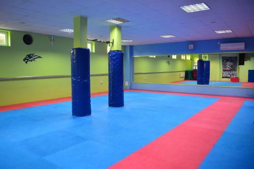 Hostal Deltix Apartments