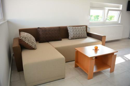 Hostal Deltix Apartments