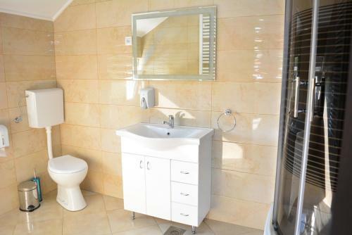 Hostal Deltix Apartments