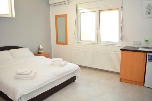Hostal Deltix Apartments