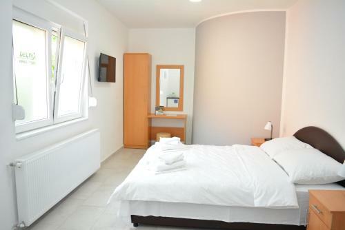 Hostal Deltix Apartments