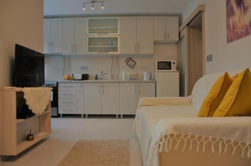 Spacious 2-bedroom Apartment With Luxury Feel
