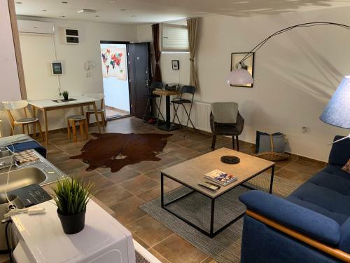 A6 Apartment