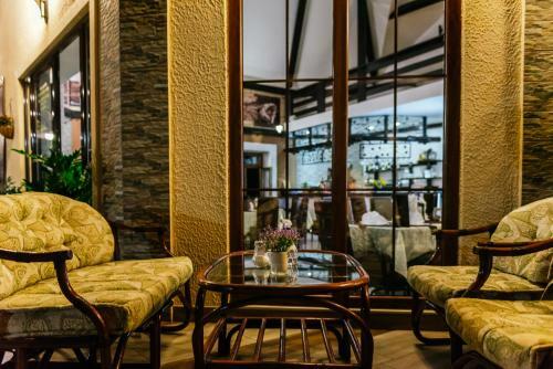 Posada Atos - Villa And Restaurant