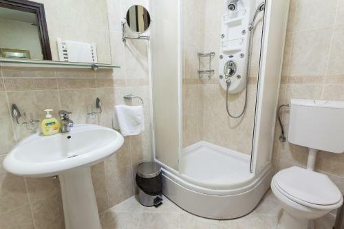 Hostal Guest House Vila Bajka
