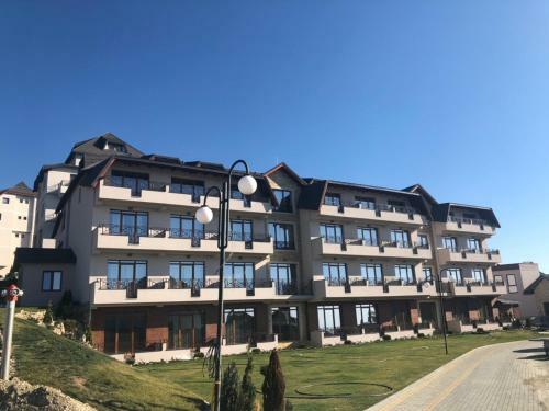 Apartamentos Milmari Resort Premier 10