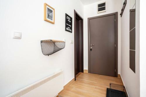 Apartamento Hostgost At Kraljevi ?ardaci