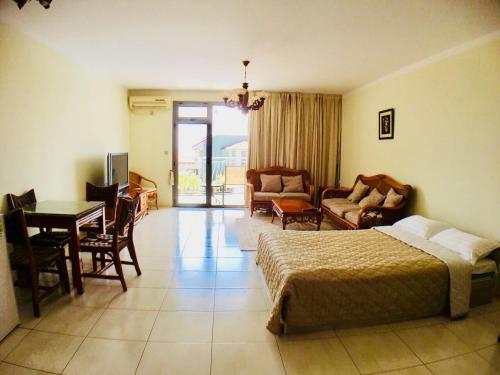 Apartments In Gardenia Complex