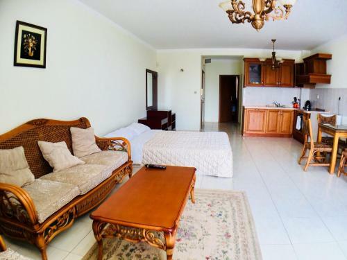 Apartments In Gardenia Complex