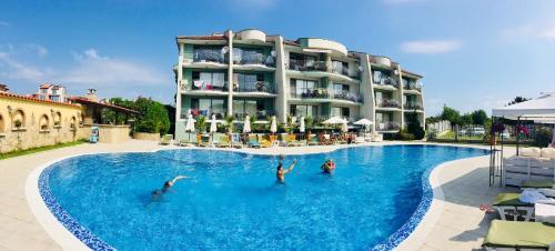 Apartments In Gardenia Complex
