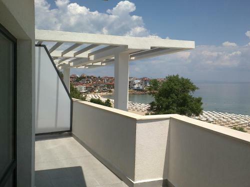 Azur Apartments