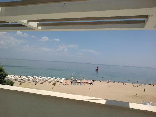 Azur Apartments