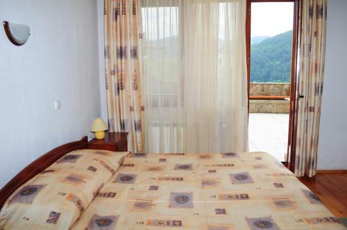 Hostal Kris Guest House