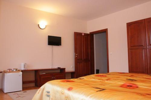 Hostal Kris Guest House