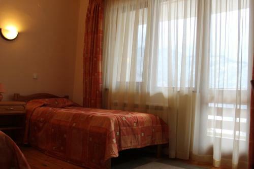 Hostal Kris Guest House