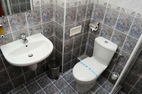 Hostal Kris Guest House