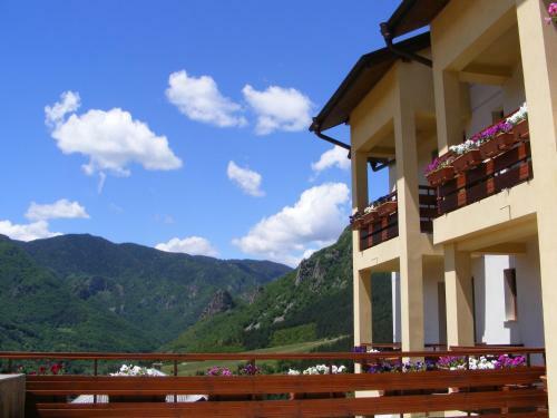 Hostal Kris Guest House