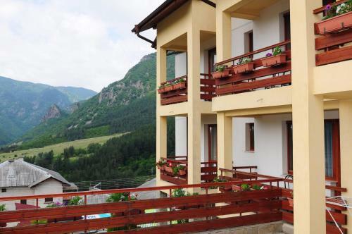 Hostal Kris Guest House