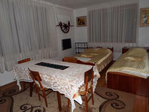 Hostal Albena Guest Rooms