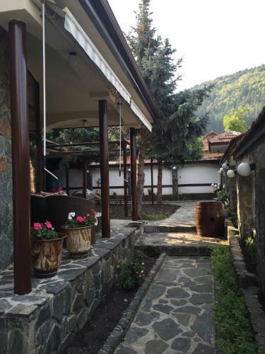 Hostal Guest House Mira