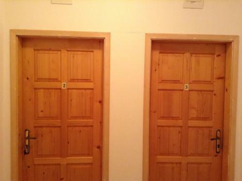 Hostal Guest Rooms Toni & Miro