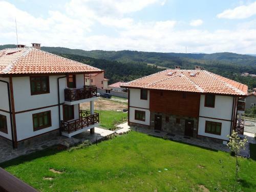 Apartamentos Guest House Ivanini Houses