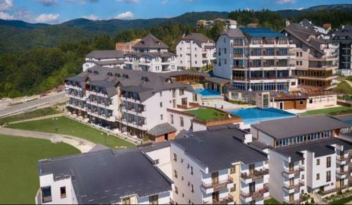 Private Apartment In Milmari Resort