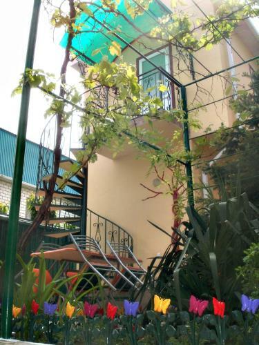 Hostal Elis Guesthouse