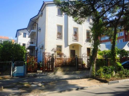 Hostal House Loris