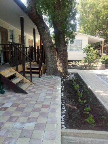 Hostal Zhanna Guest House