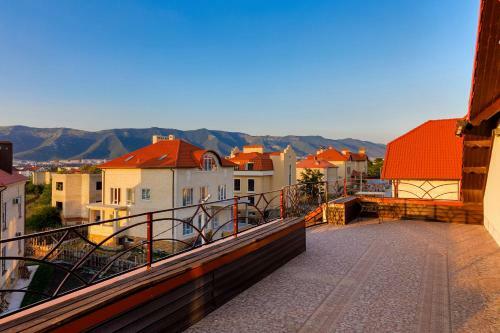 Apartments On The Thin Cape