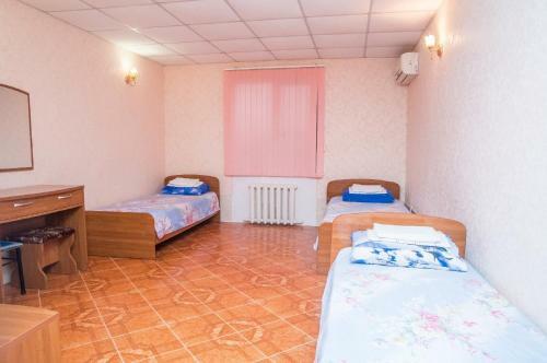 Hostal Lastochka Guest House